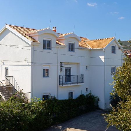 Apartments Lustica Радовичи Екстериор снимка