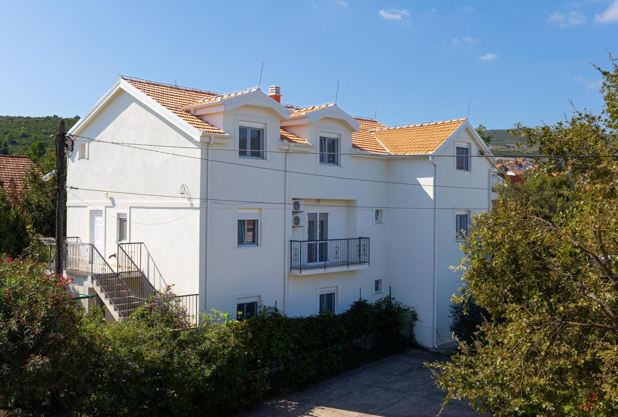 Apartments Lustica Радовичи Екстериор снимка