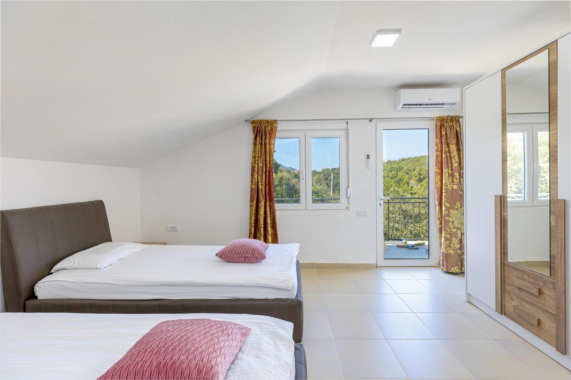 Apartments Lustica Радовичи Стая снимка